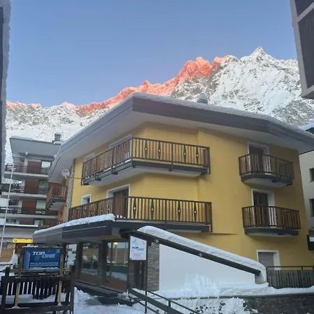 Casa Camos Cervinia Διαμέρισμα *